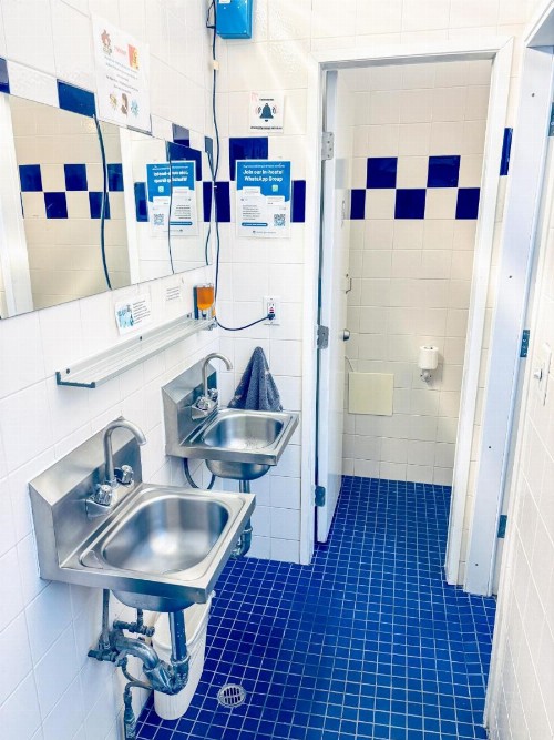 Pacific Tradewinds Hostel - image 17