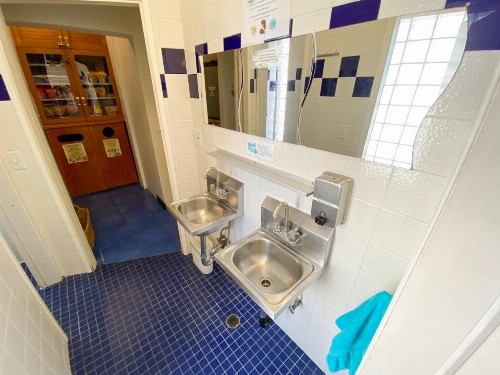 Pacific Tradewinds Hostel - image 6