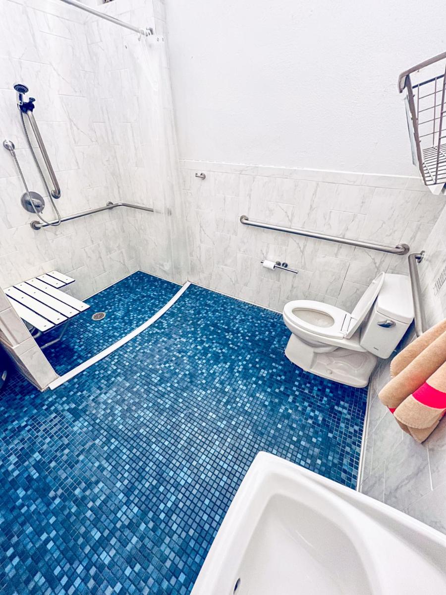 Pacific Tradewinds Hostel - image 2