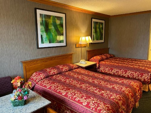 New Century Inn - image 4