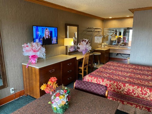 New Century Inn - image 5