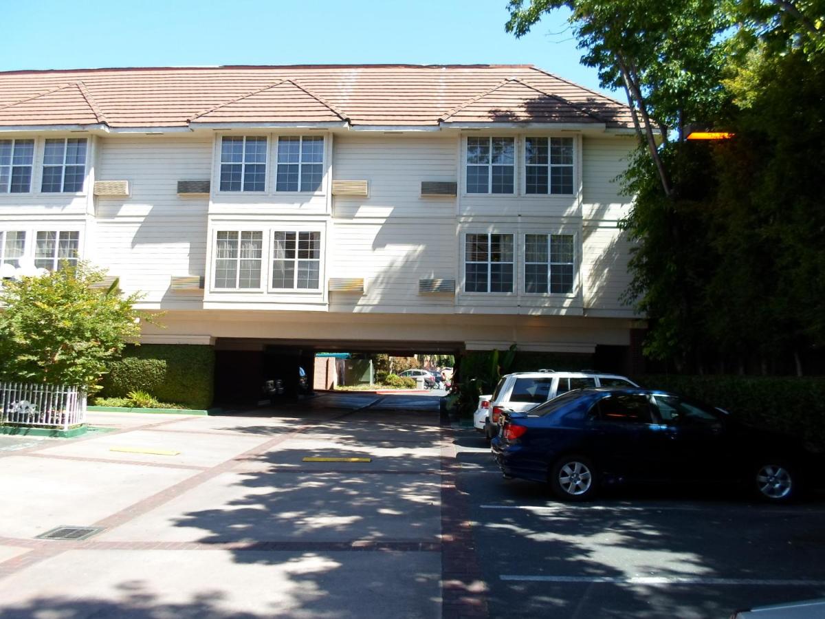 Arena Hotel - main image