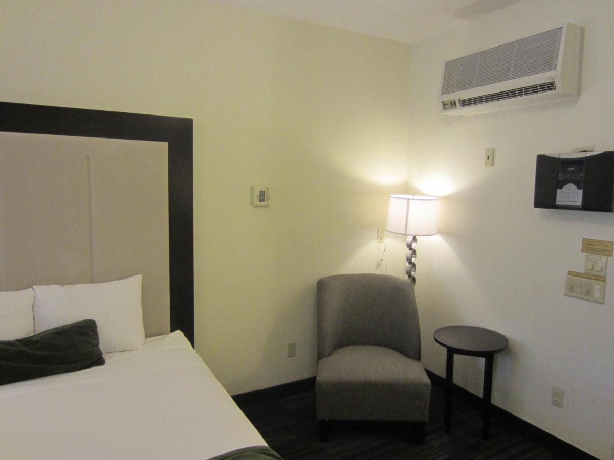 Arena Hotel - image 6