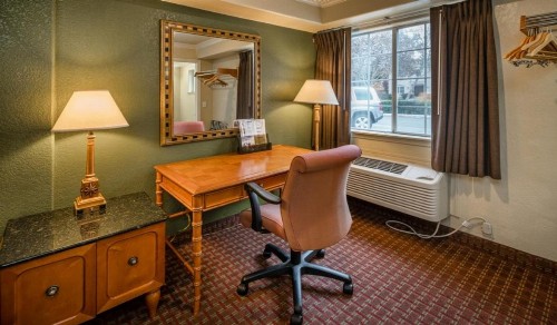 Hotel Rose Garden - image 11