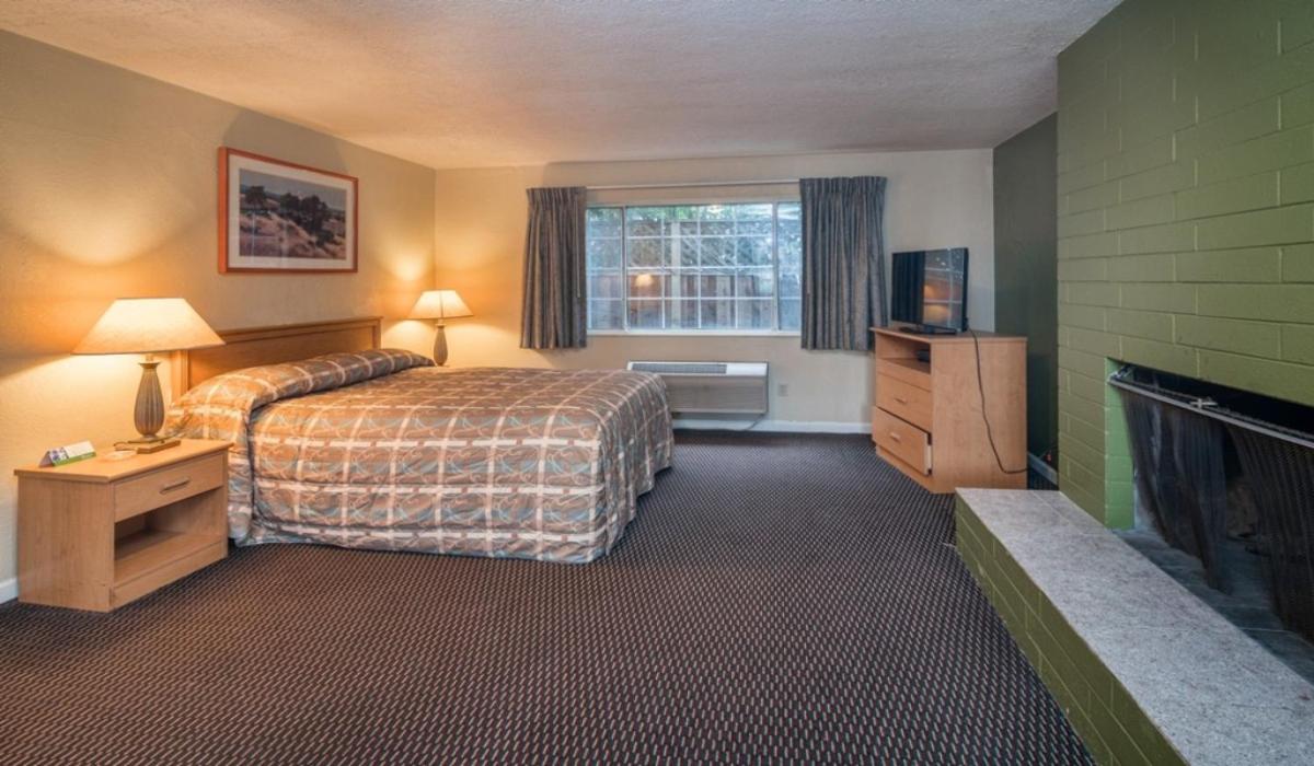 Hotel Rose Garden - image 2
