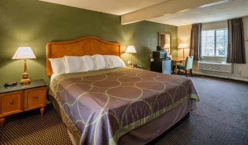 Hotel Rose Garden - image 4