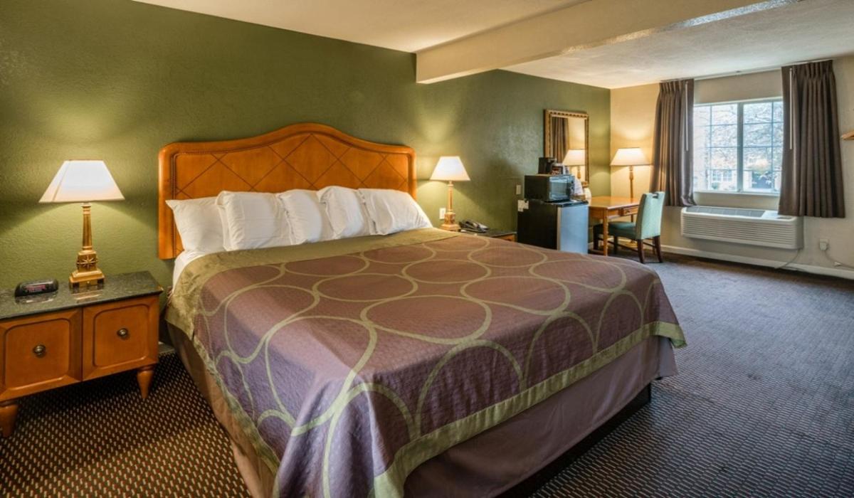 Hotel Rose Garden - image 4