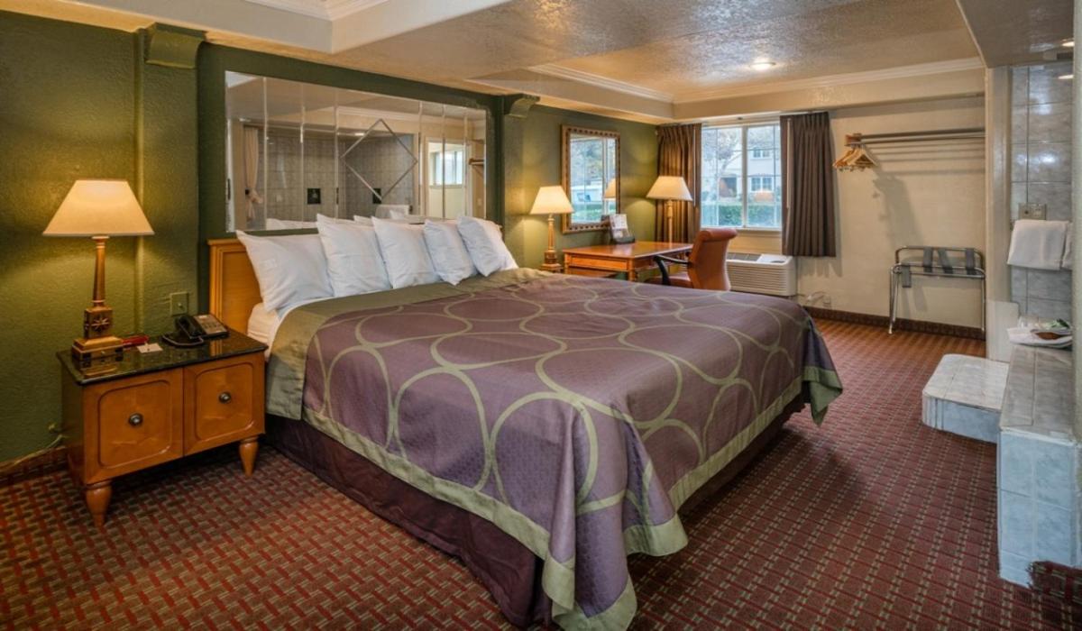 Hotel Rose Garden - image 6