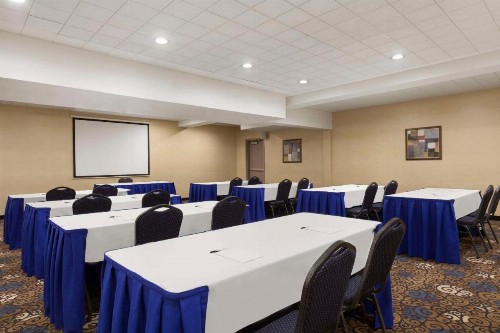 Country Inn & Suites by Radisson San Jose International Airport CA - image 12