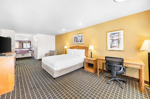 SureStayPlus Hotel by Best Western San Jose Central City - image 13