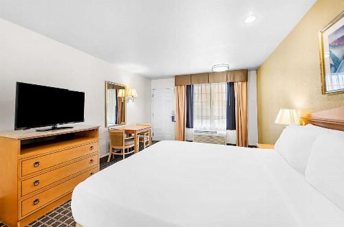 SureStayPlus Hotel by Best Western San Jose Central City - image 14