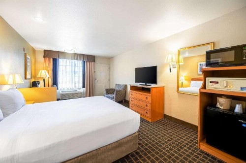 SureStayPlus Hotel by Best Western San Jose Central City - image 18