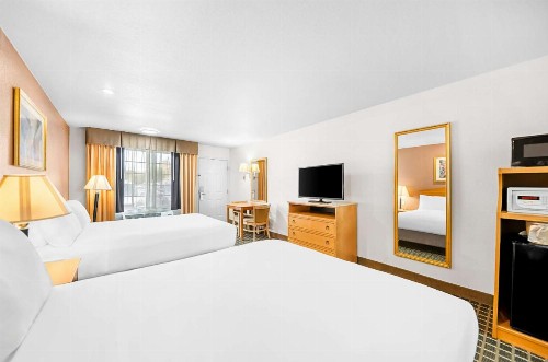 SureStayPlus Hotel by Best Western San Jose Central City - image 21