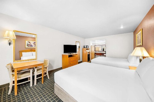 SureStayPlus Hotel by Best Western San Jose Central City - image 22