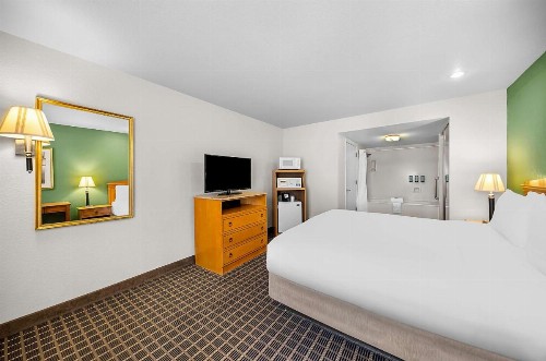 SureStayPlus Hotel by Best Western San Jose Central City - image 26