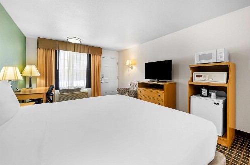 SureStayPlus Hotel by Best Western San Jose Central City - image 28