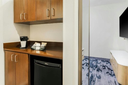 Fairfield Inn and Suites by Marriott San Jose Airport - image 11