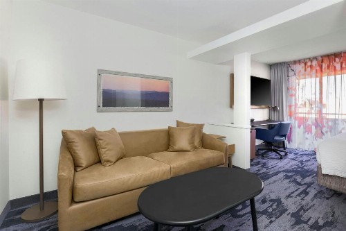 Fairfield Inn and Suites by Marriott San Jose Airport - image 13