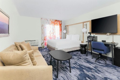 Fairfield Inn and Suites by Marriott San Jose Airport - image 16