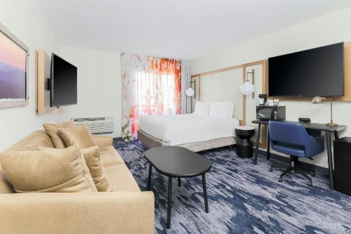 Fairfield Inn and Suites by Marriott San Jose Airport - image 17
