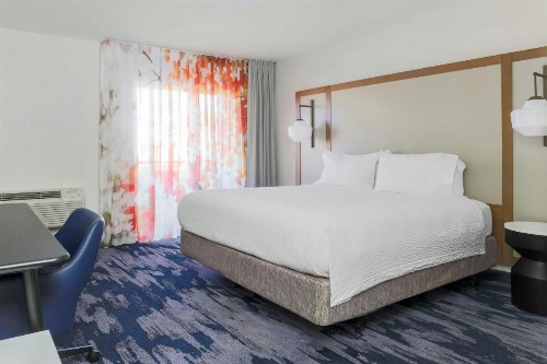 Fairfield Inn and Suites by Marriott San Jose Airport - image 19