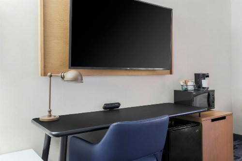 Fairfield Inn and Suites by Marriott San Jose Airport - image 20