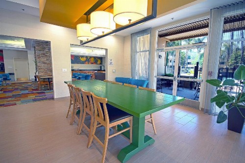 Fairfield Inn and Suites by Marriott San Jose Airport - image 28