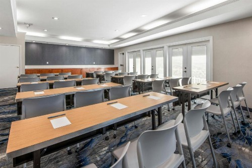Fairfield Inn and Suites by Marriott San Jose Airport - image 35