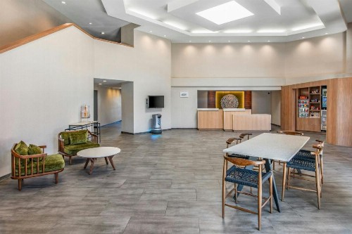 Fairfield Inn and Suites by Marriott San Jose Airport - image 5