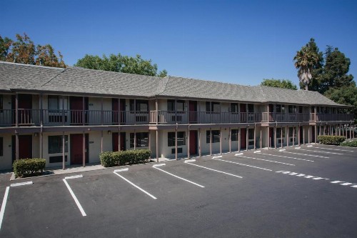 Alura Inn - image 12