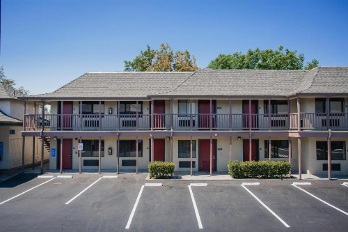 Alura Inn - image 18