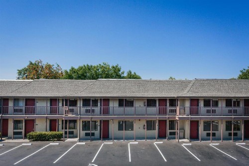 Alura Inn - image 20