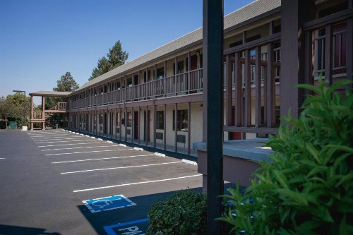 Alura Inn - image 25