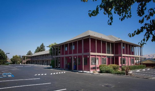 Alura Inn - image 40