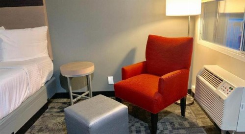 Pacific Motor Inn - image 34