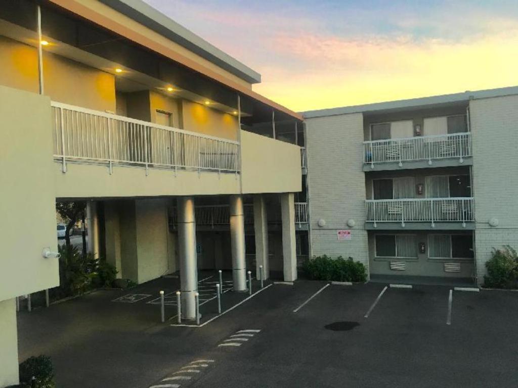 Pacific Motor Inn - image 5