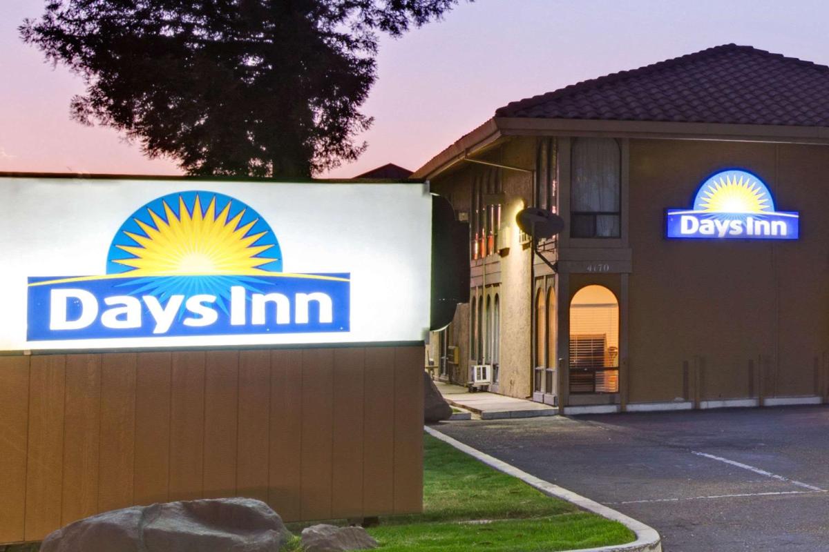 Days Inn by Wyndham San Jose Convention Center - image 2