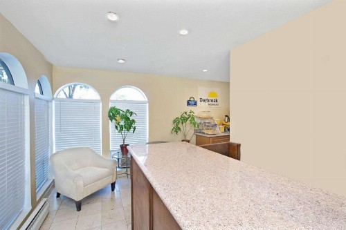Days Inn by Wyndham San Jose Convention Center - image 3