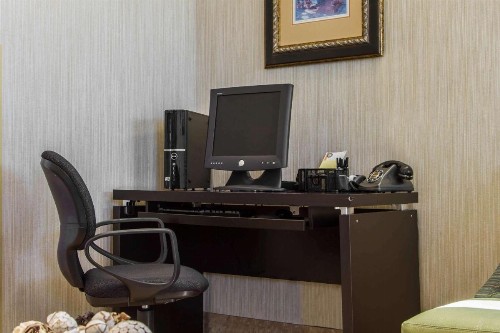 Quality Inn San Jose Airport - Silicon Valley - image 31