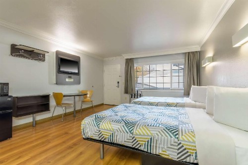 Motel 6-San Jose CA - Convention Center - image 12