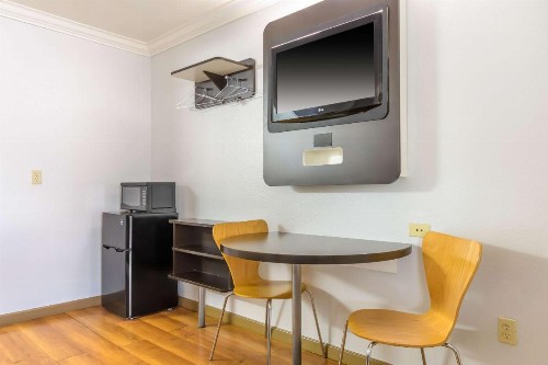 Motel 6-San Jose CA - Convention Center - image 20