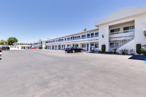 Motel 6-San Jose CA - Convention Center - image 6