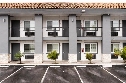 Fontaine Inn - image 20