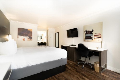 Fontaine Inn - image 21