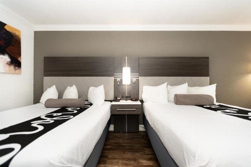 Fontaine Inn - image 4