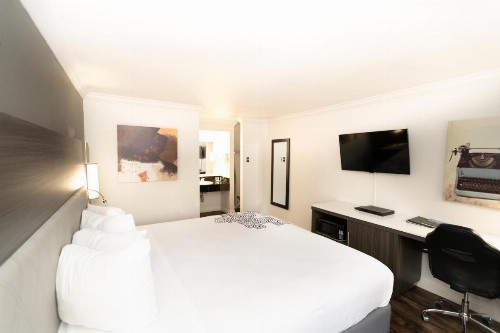 Fontaine Inn - image 8