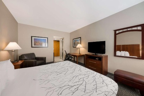 Best Western Lanai Garden Inn & Suites - image 18