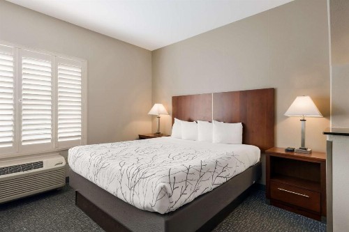 Best Western Lanai Garden Inn & Suites - image 22