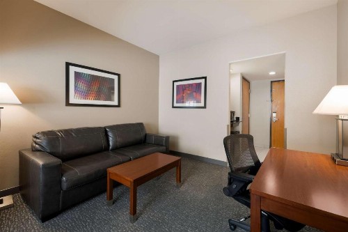 Best Western Lanai Garden Inn & Suites - image 23