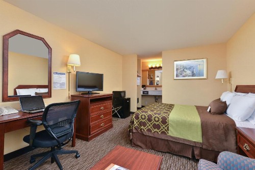 Americas Best Value Inn San Jose - image 8